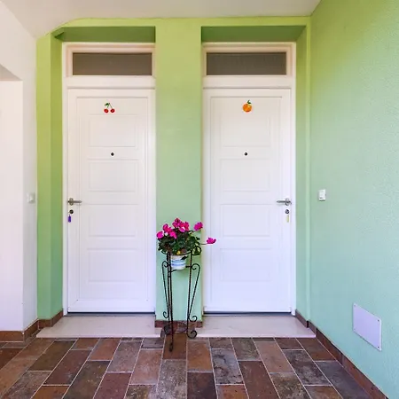 Cozy Nur 280 Meter Zum Mit Garten, Klima, Wifi