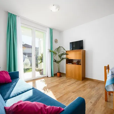 Cozy Nur 280 Meter Zum Mit Garten, Klima, Wifi Daire Umag