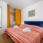 Cozy Nur 280 Meter Zum Mit Garten, Klima, Wifi Apartment *