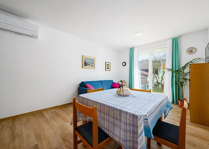 Cozy Nur 280 Meter Zum Mit Garten, Klima, Wifi Апартаменты Умаг